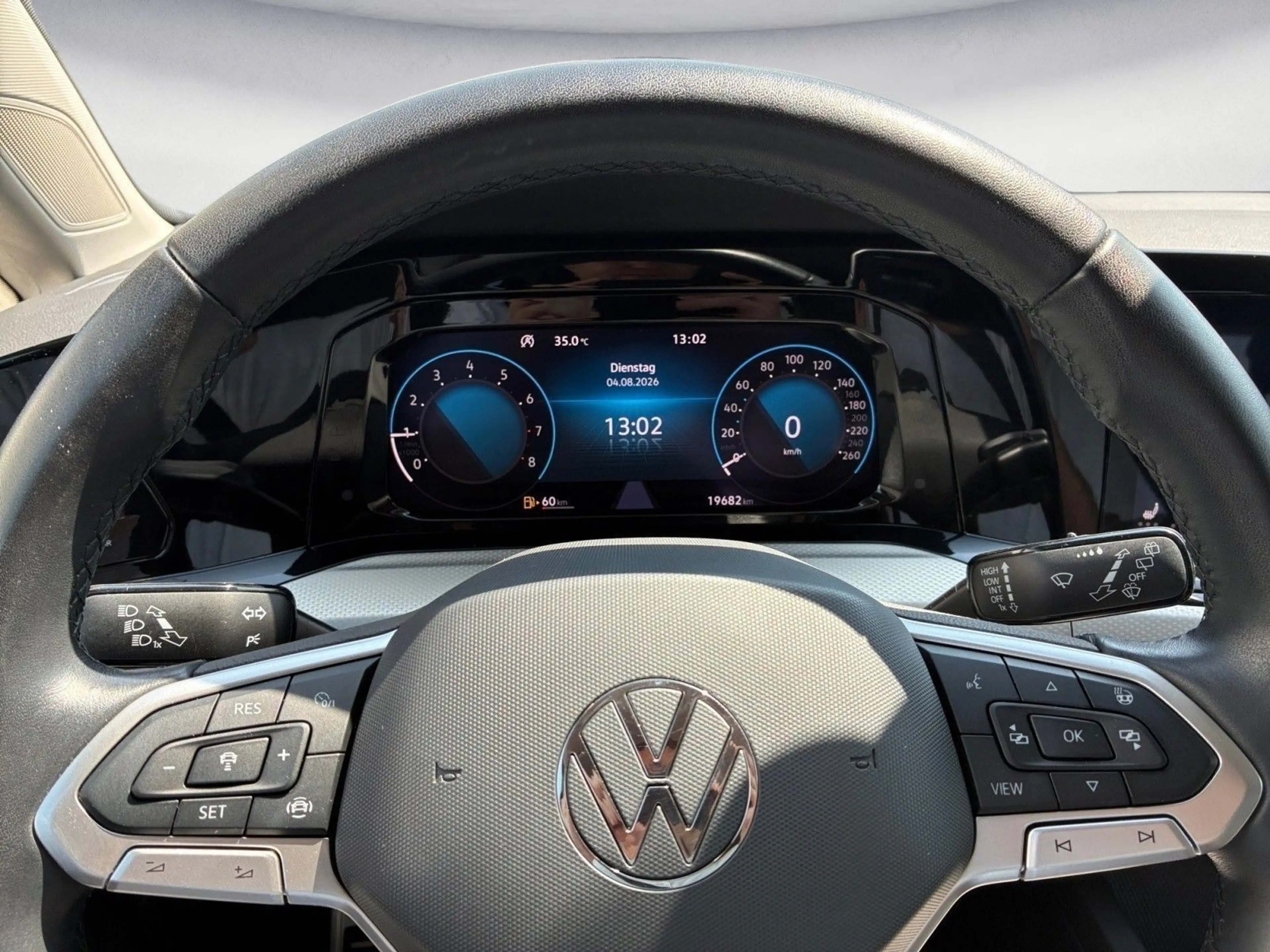 Volkswagen Golf Move PDC*BHZ LENKRAD*SHZ*LED*CARPLAY — photo 10