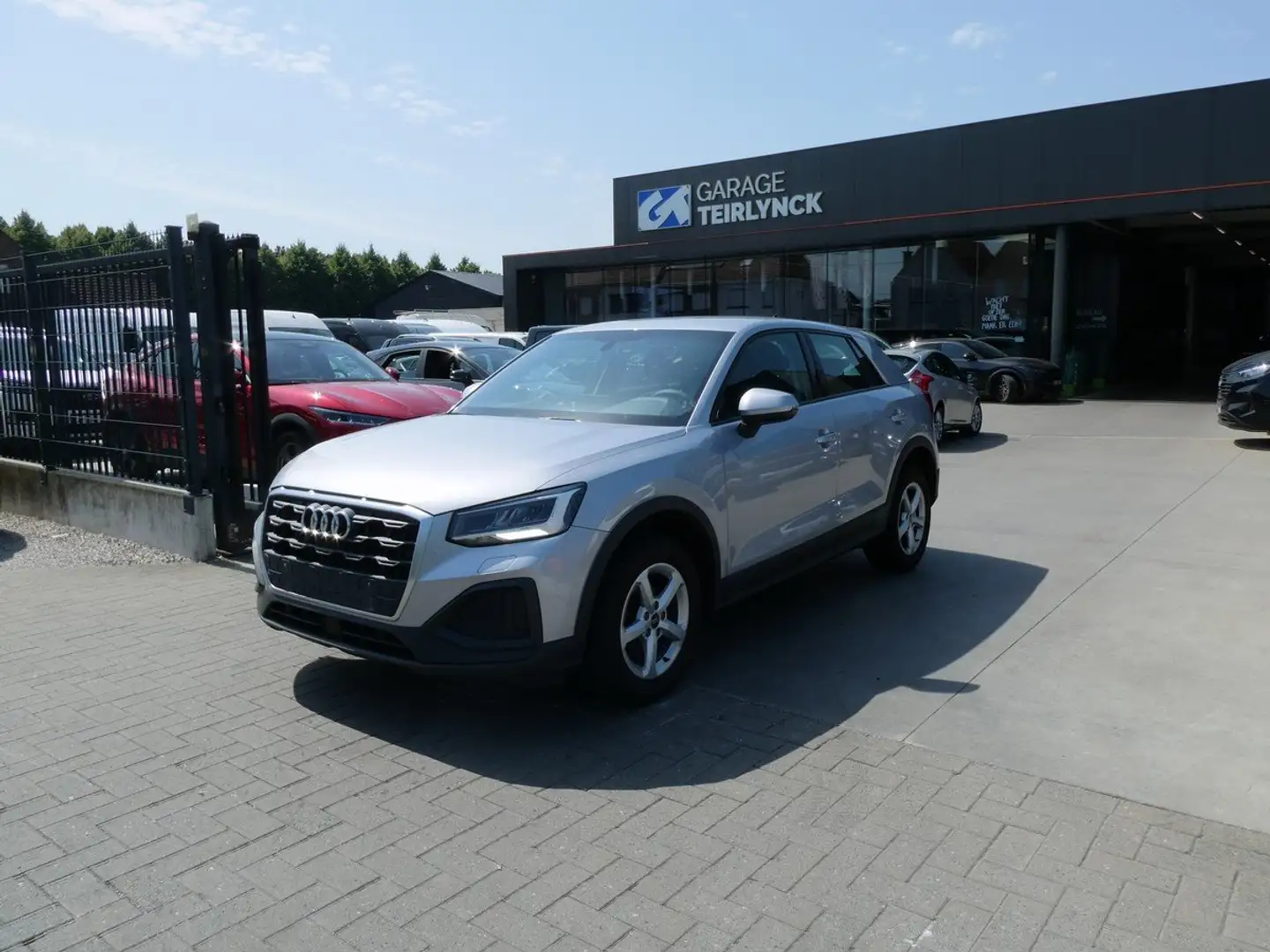 Audi Q2 1.5 TFSi 150pk Automaat Business Camera '23 (22702 Zilver - 2