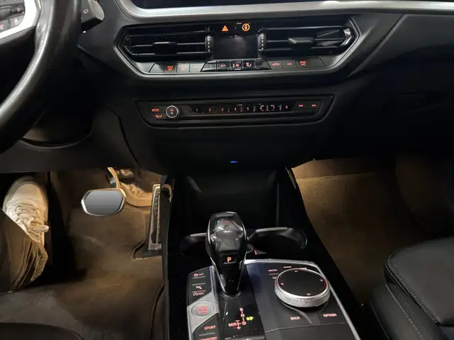 BMW 1 Series view 10