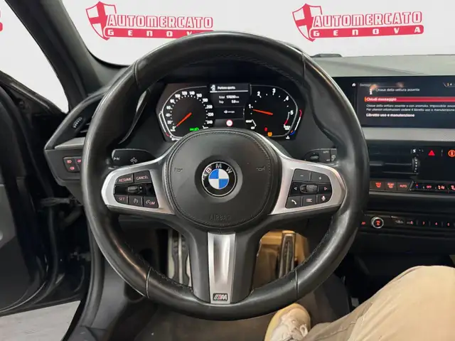 BMW 1 Series view 11
