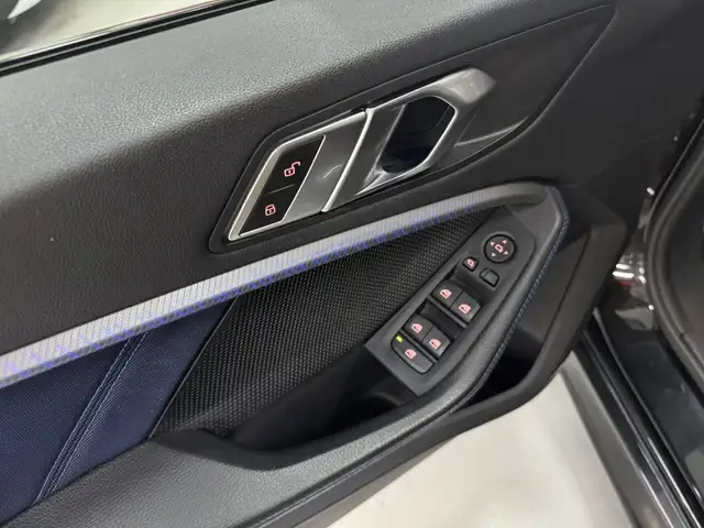 BMW 1 Series view 9