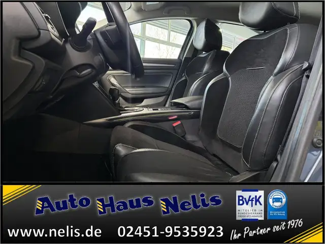 Renault Megane view 8