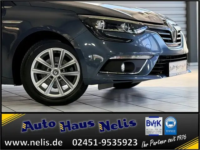 Renault Megane view 2