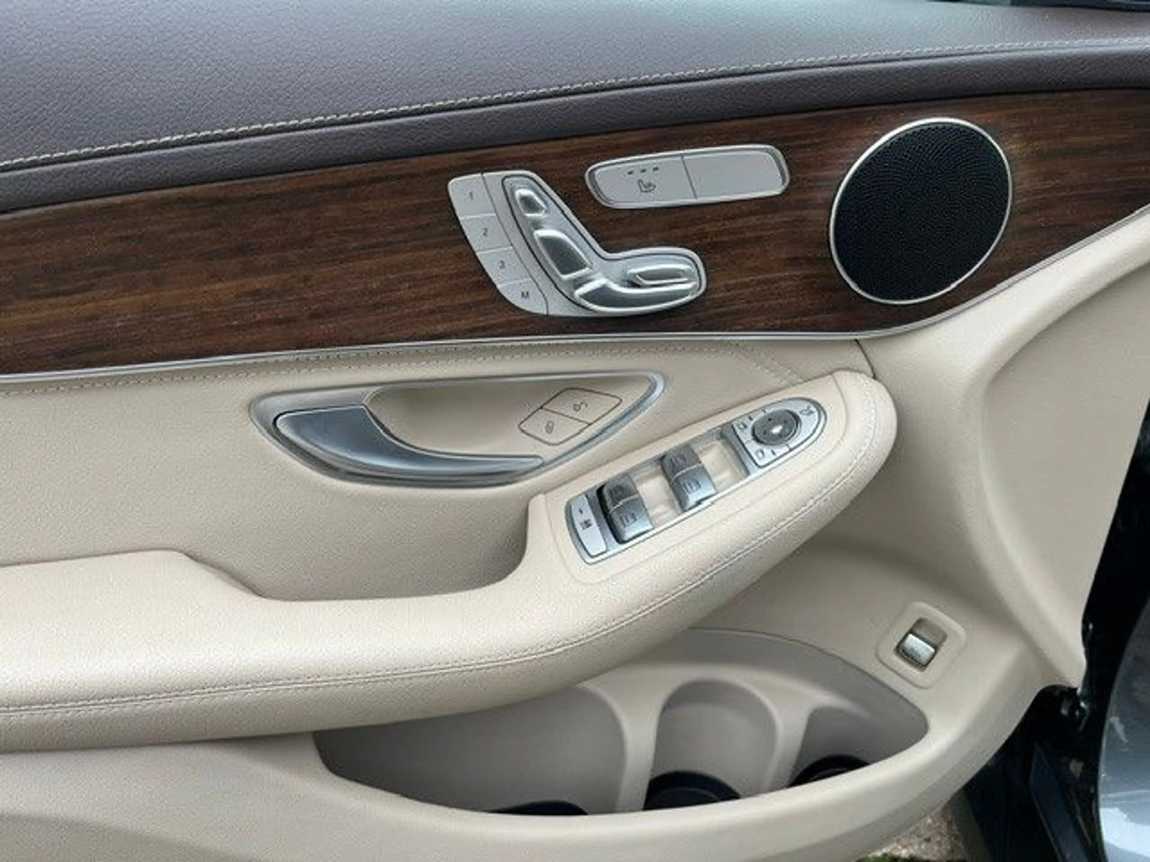 Mercedes-Benz GLC 400 d 4Matic Exclusive LEDER BEIGE AHK — photo 10
