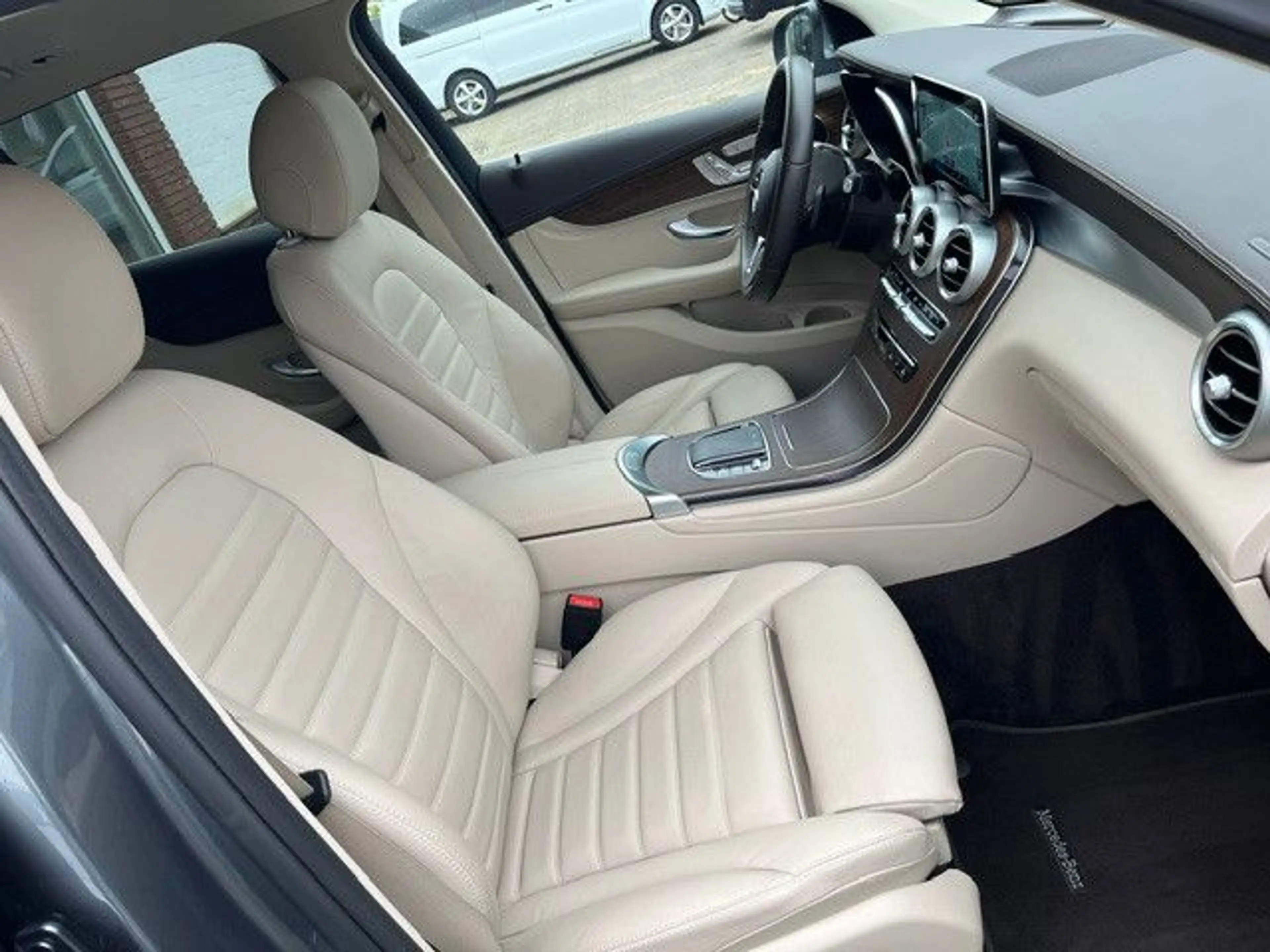 Mercedes-Benz GLC 400 d 4Matic Exclusive LEDER BEIGE AHK — photo 16