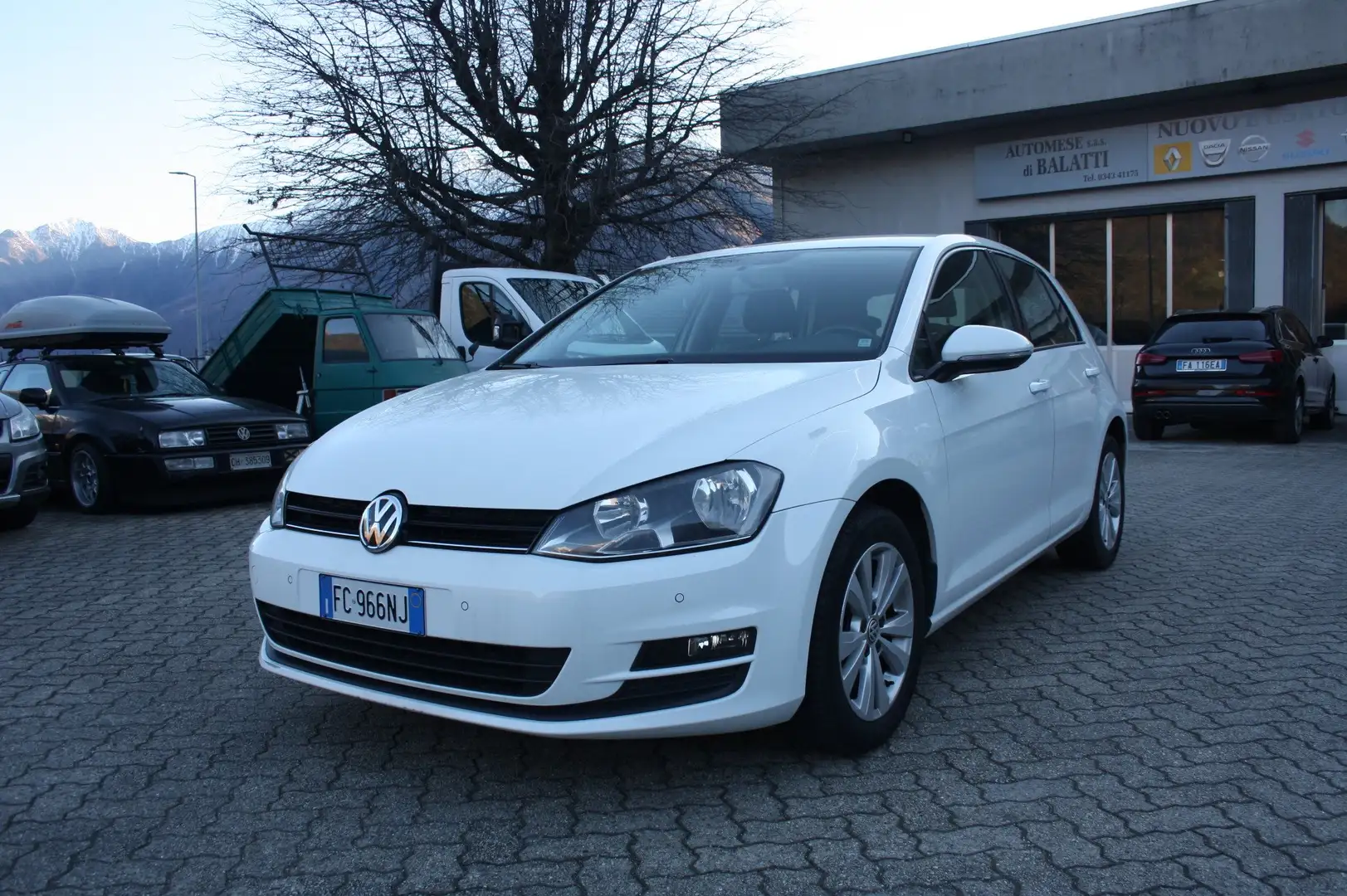 Volkswagen Golf Golf 5p 1.6 tdi Highline Executive 110cv Bianco - 1