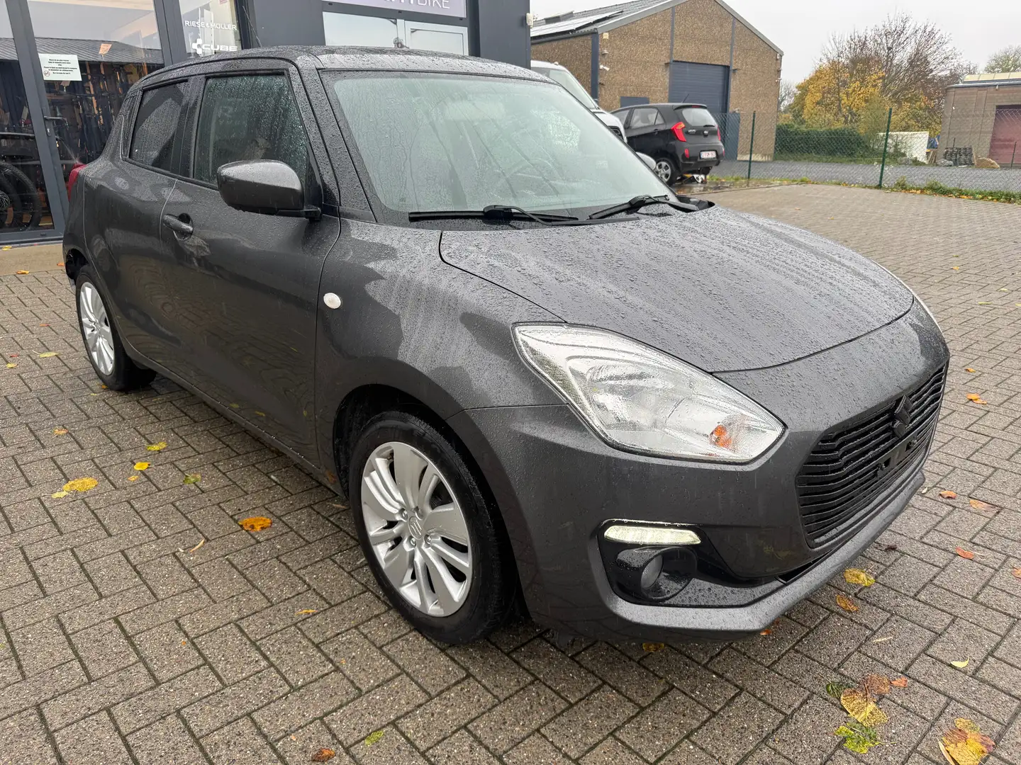 Suzuki Swift Swift 1.2i GL+ CVT AUTOMATIC GPS Gris - 1