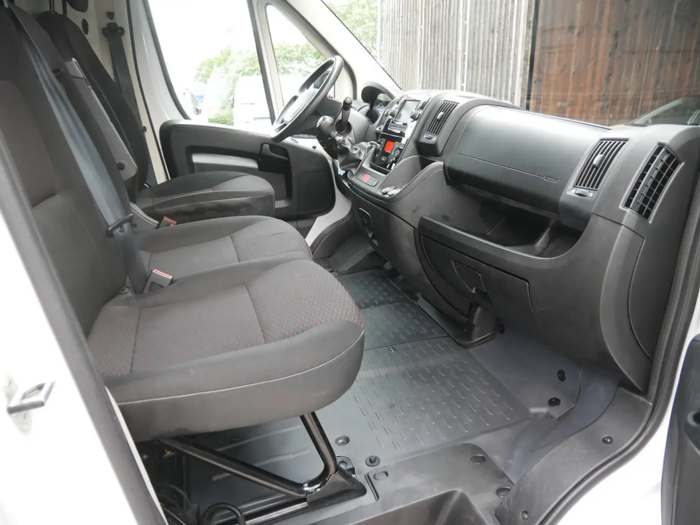 Citroen Jumper 30 L1H1 Club BlueHDi 140  AHK STANDHZ - 2