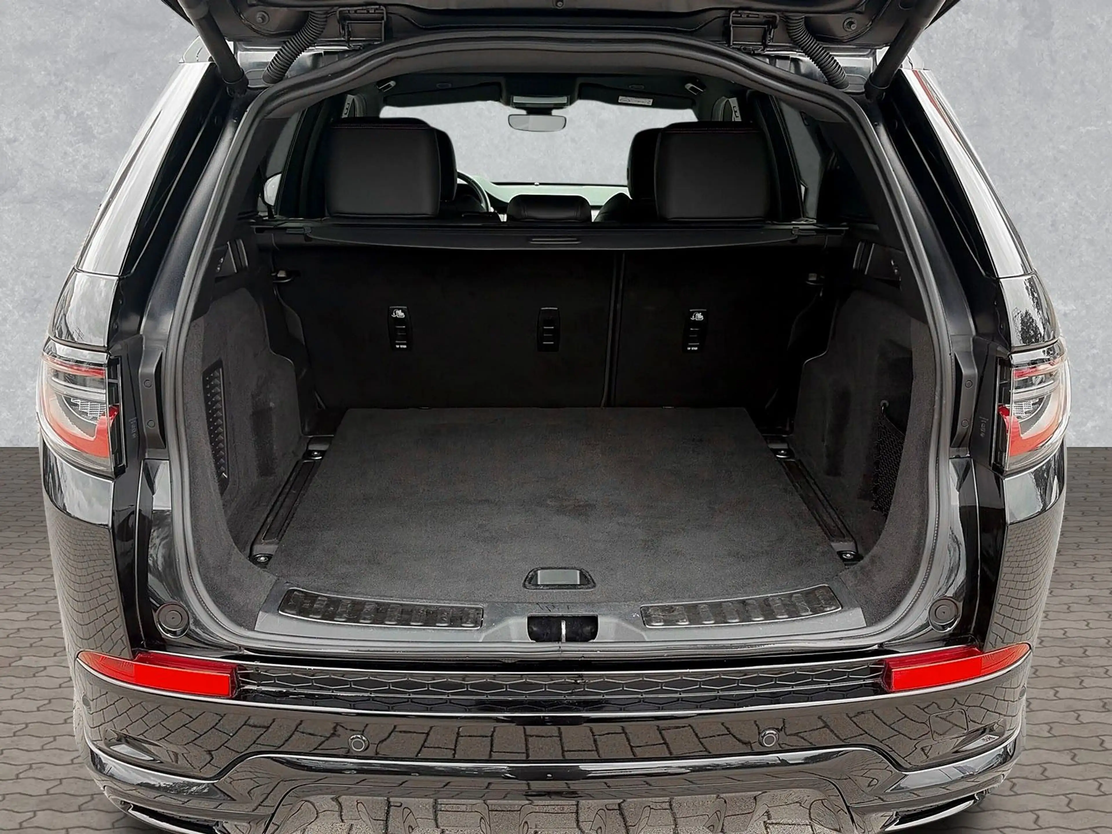 Land Rover Discovery Sport D165 R-DYNAMIC SE — photo 15