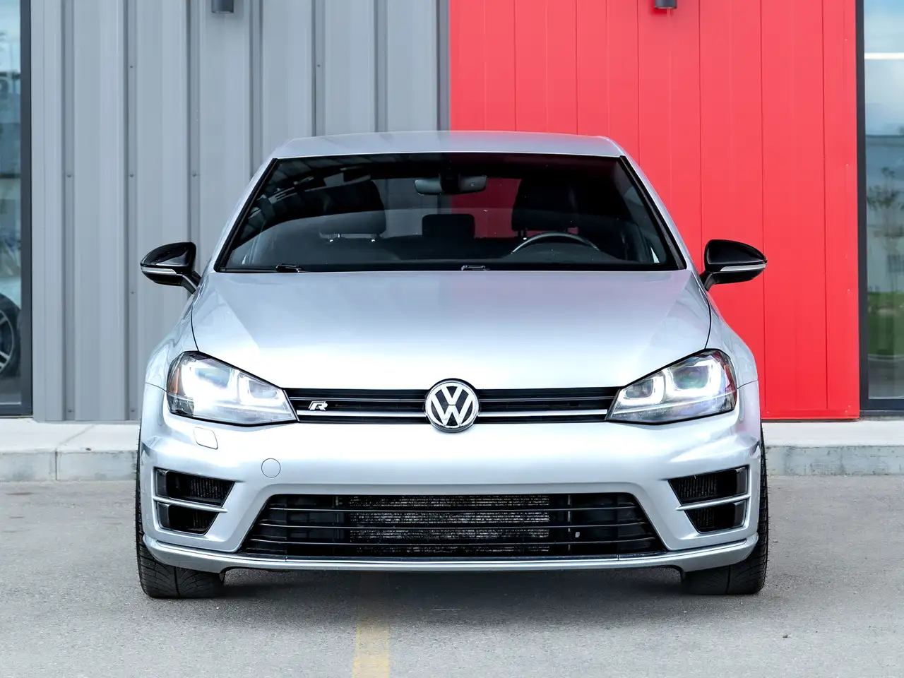 Volkswagen Golf R снимка Volkswagen Golf R