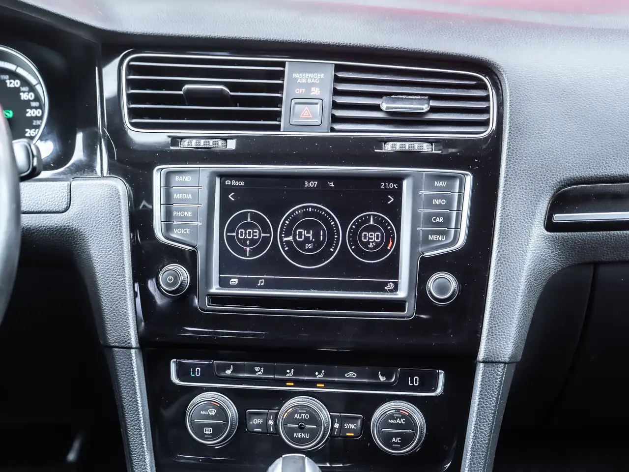 Volkswagen Golf R снимка Volkswagen Golf R