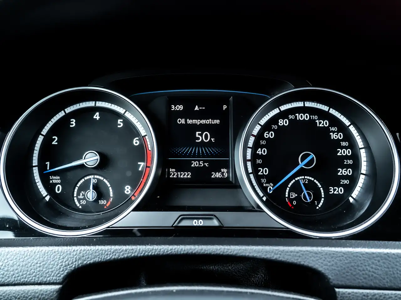 Volkswagen Golf R снимка Volkswagen Golf R