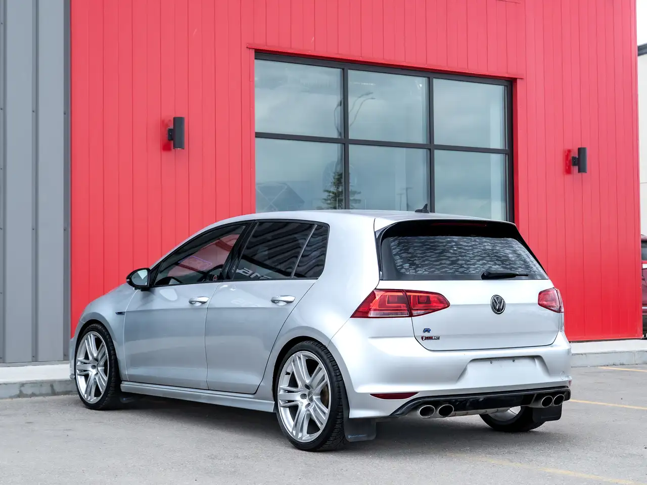 Volkswagen Golf R снимка Volkswagen Golf R