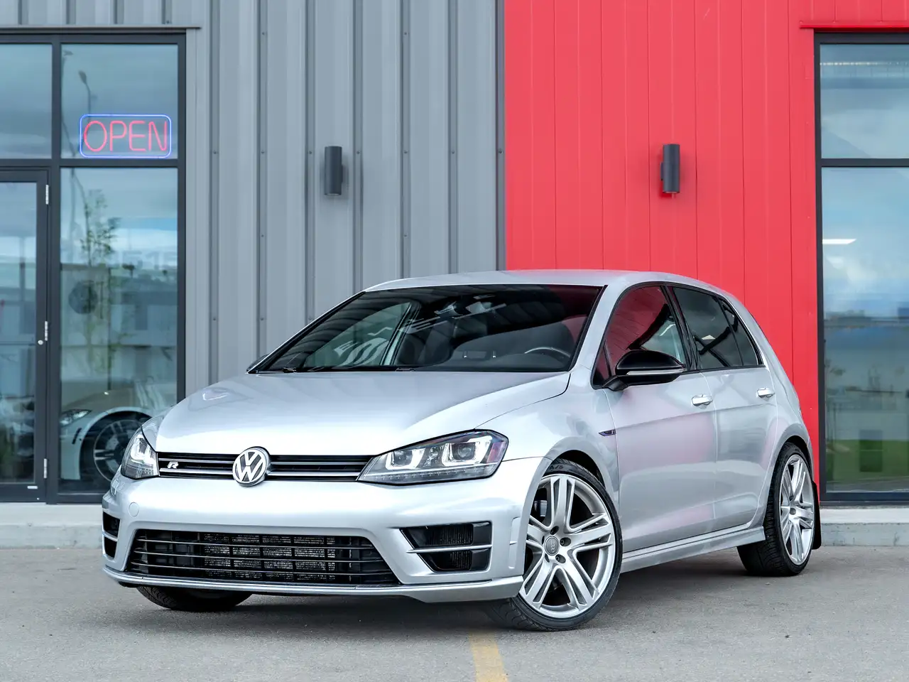 Volkswagen Golf R снимка Volkswagen Golf R