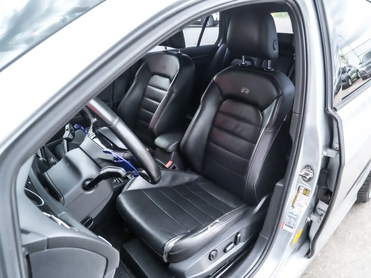 Volkswagen Golf R снимка Volkswagen Golf R