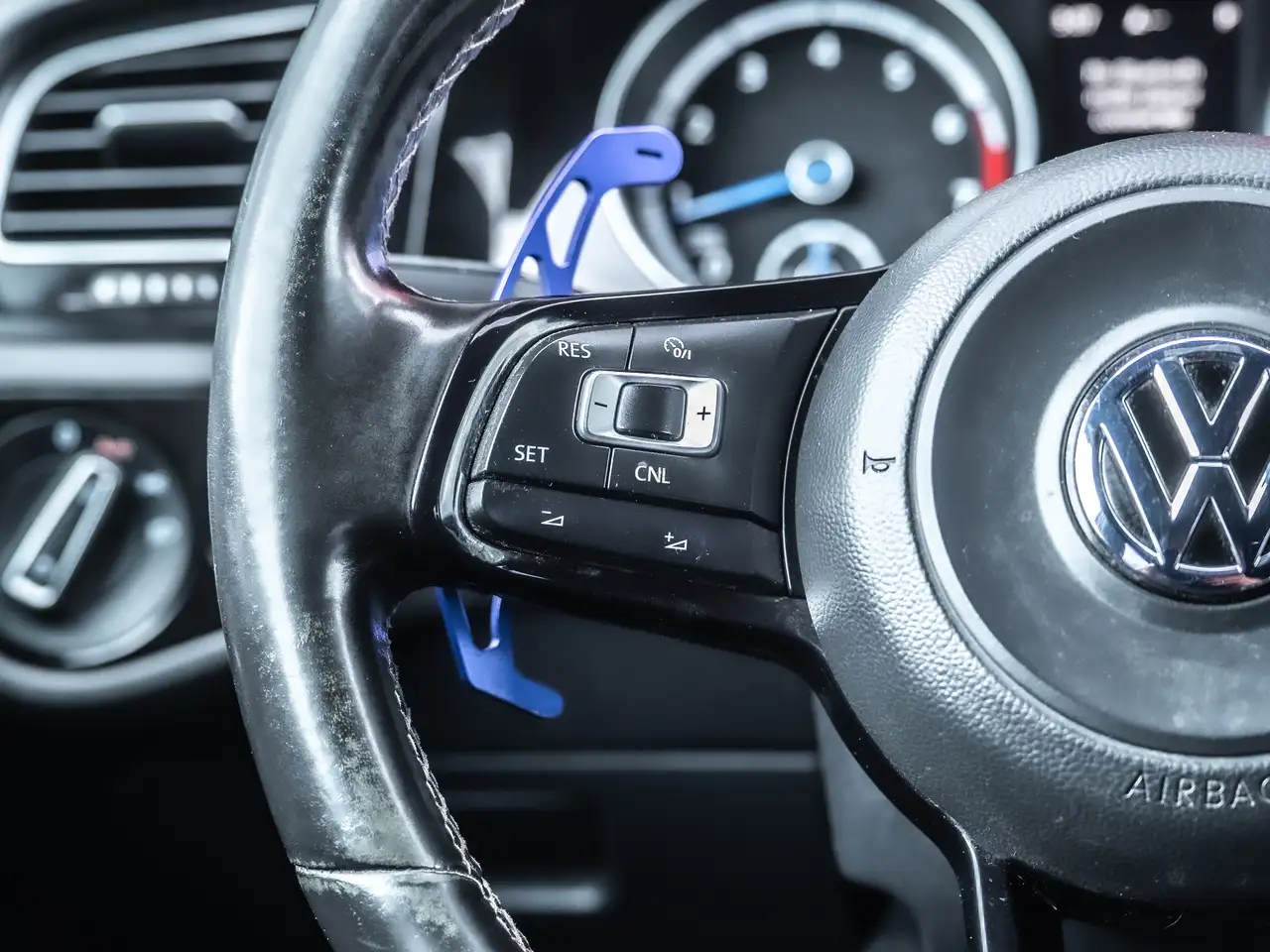 Volkswagen Golf R снимка Volkswagen Golf R