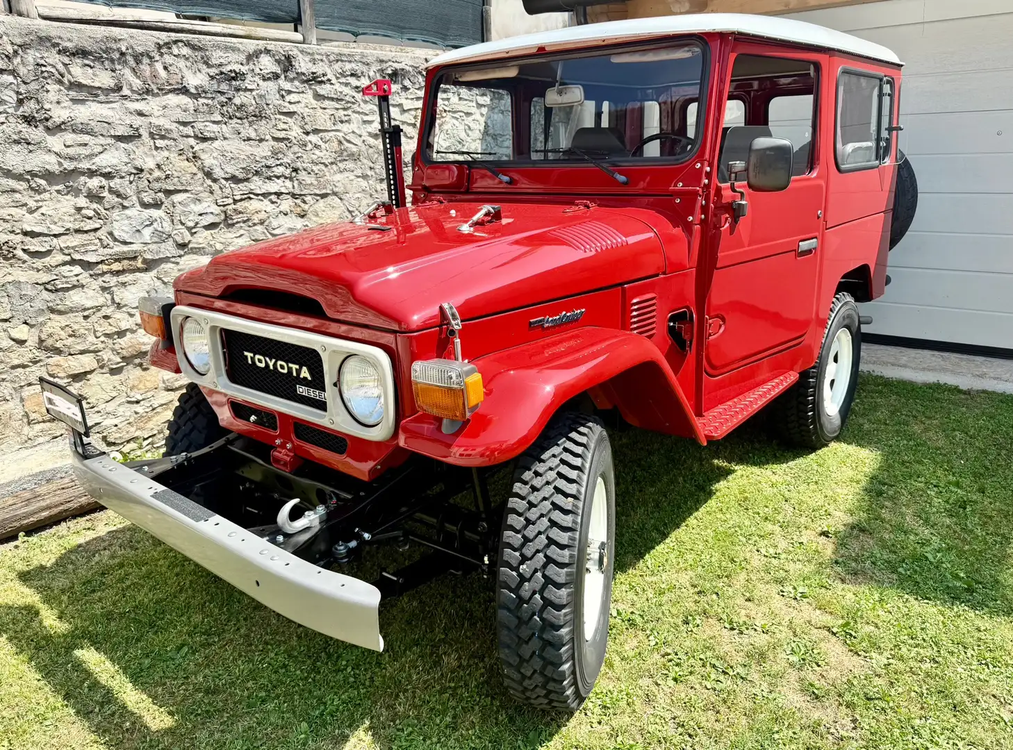 Toyota Land Cruiser BJ 40 CONCOURS CONDITIONS Rouge - 1