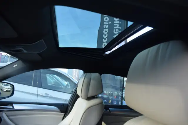 BMW X6 view 11