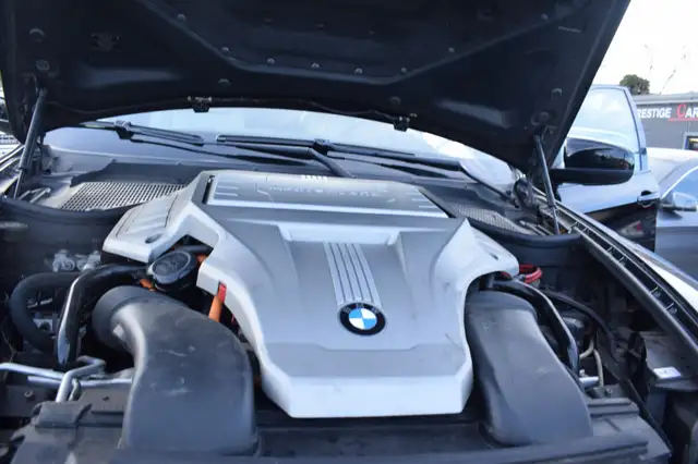 BMW X6 view 8