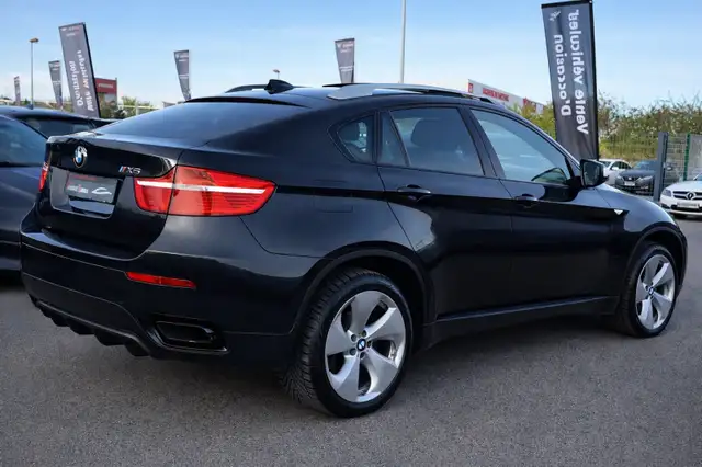 BMW X6 view 10