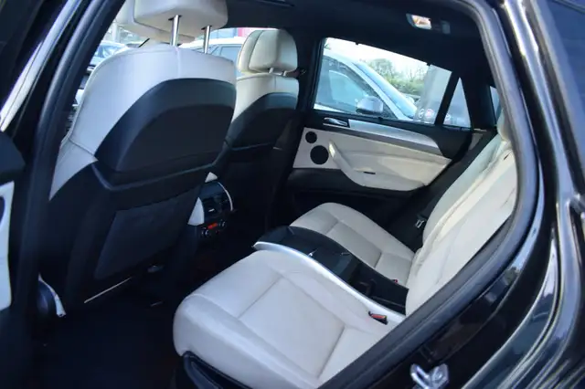 BMW X6 view 14