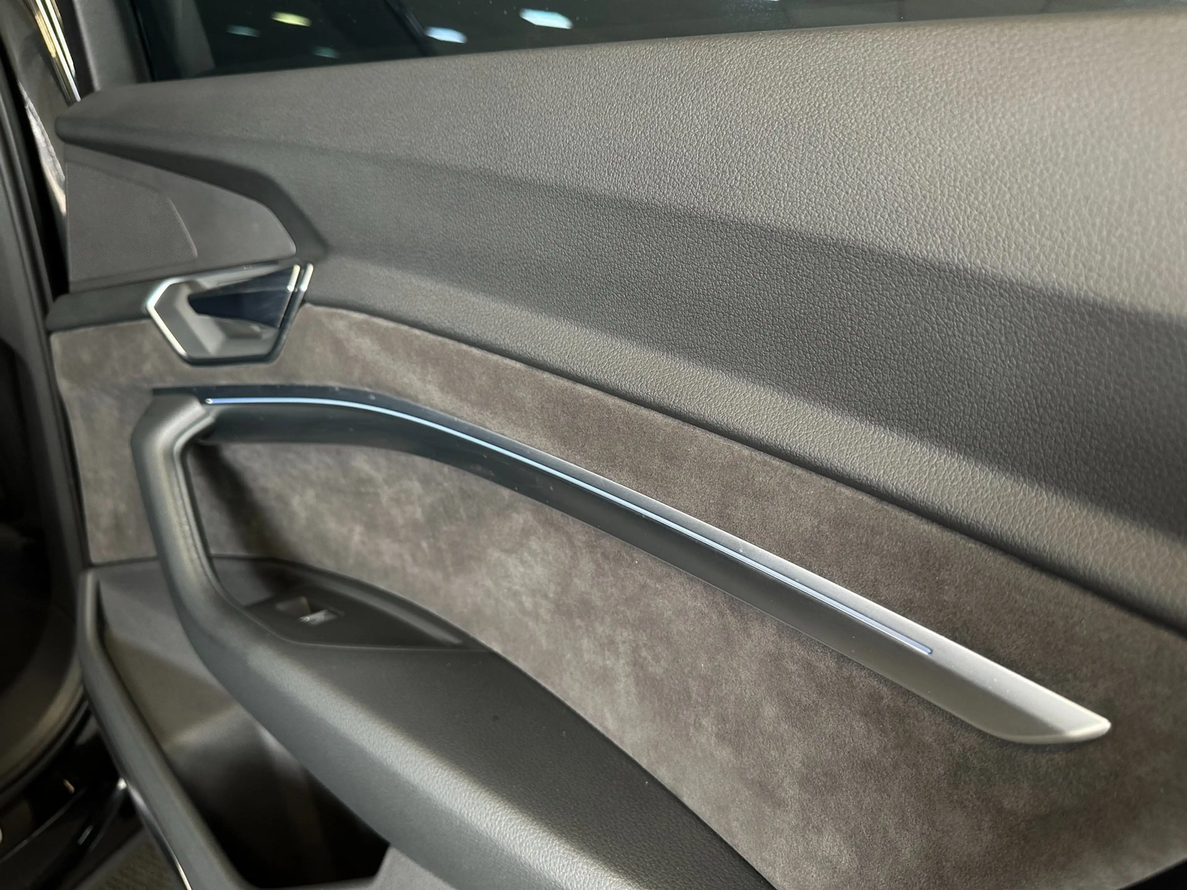 Audi e-tron E-tron 55 quattro advanced Pro Line Plus 95 kWh/PA — photo 24