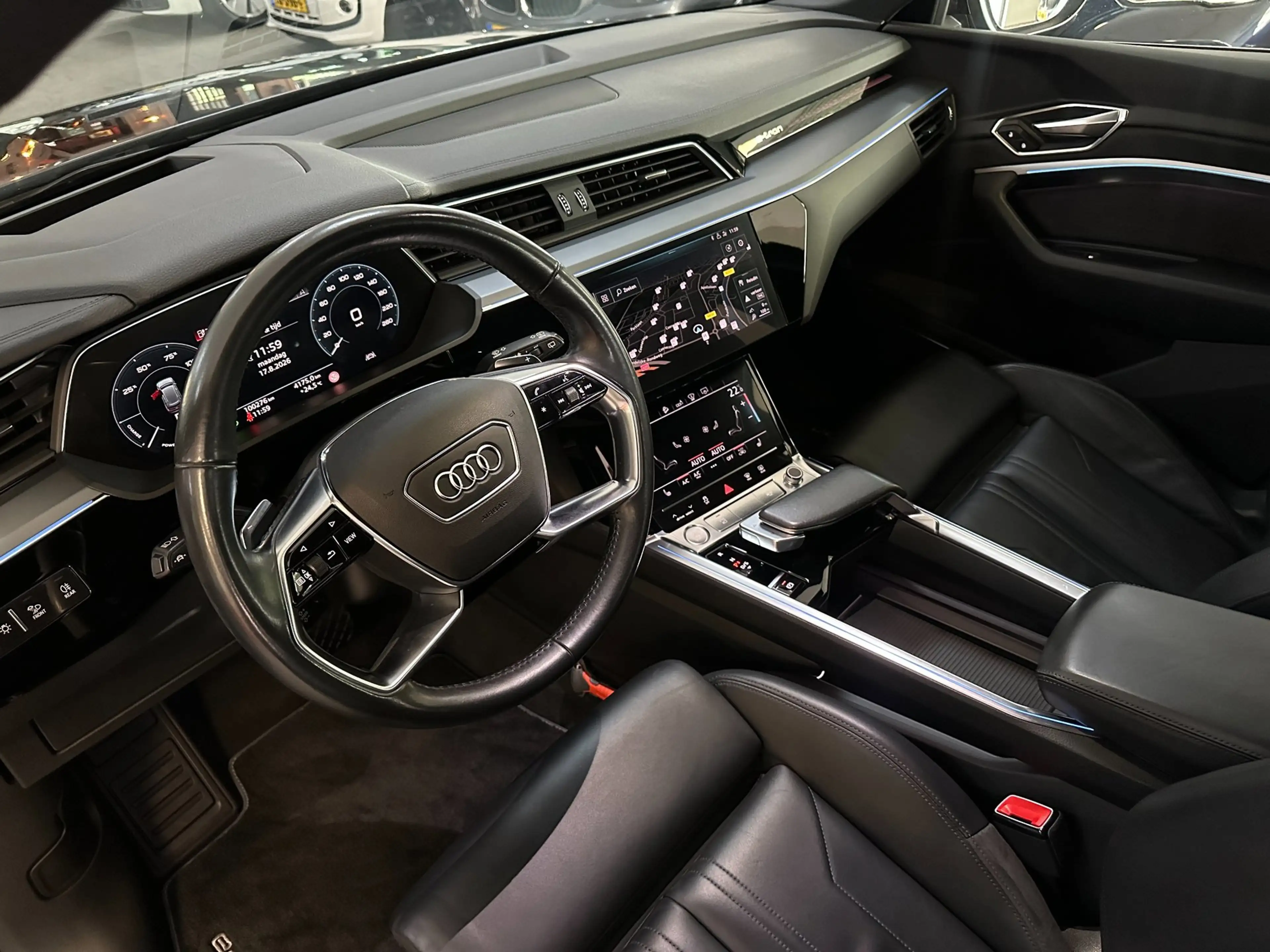 Audi e-tron E-tron 55 quattro advanced Pro Line Plus 95 kWh/PA — photo 25