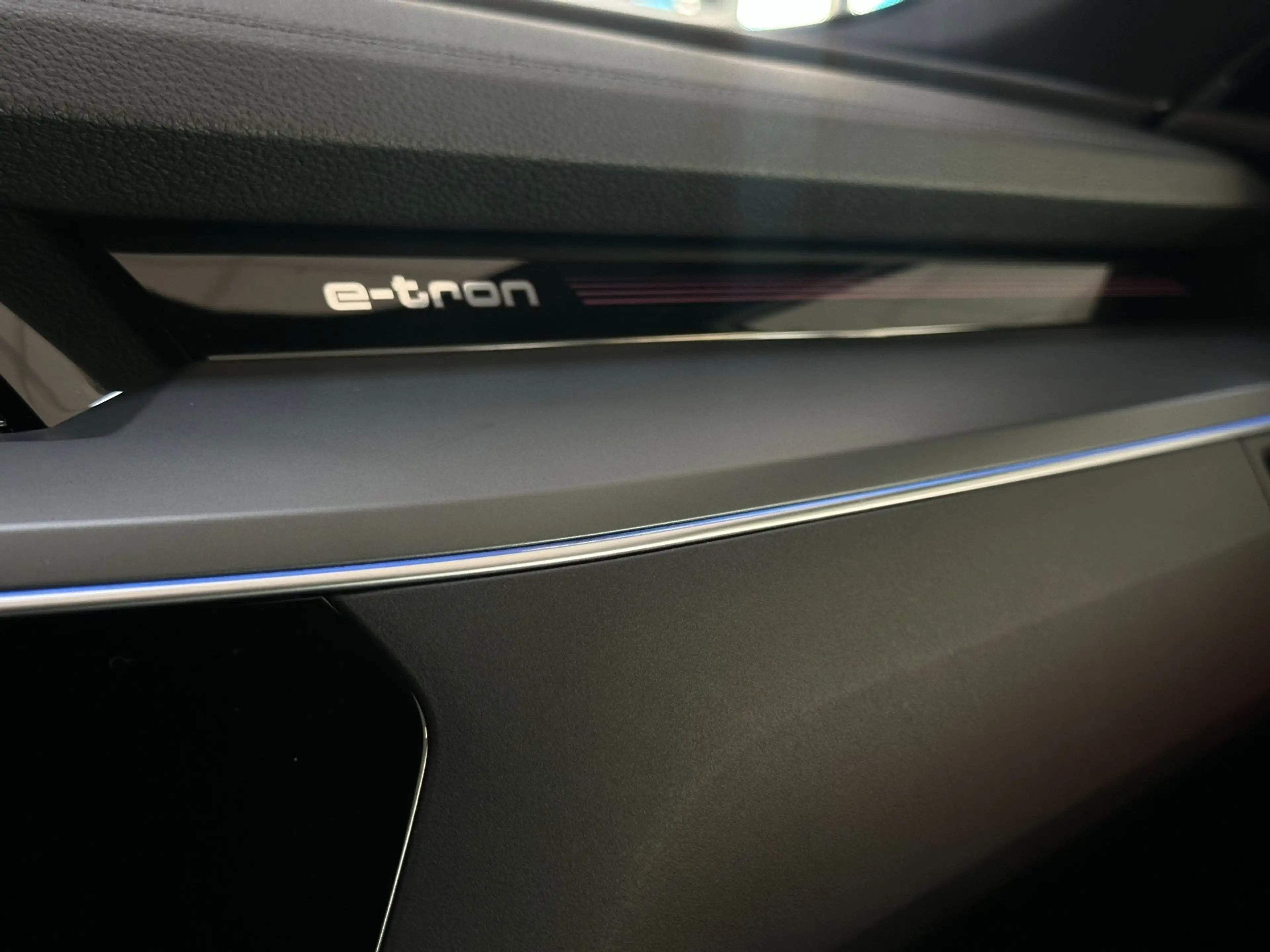 Audi e-tron E-tron 55 quattro advanced Pro Line Plus 95 kWh/PA — photo 42