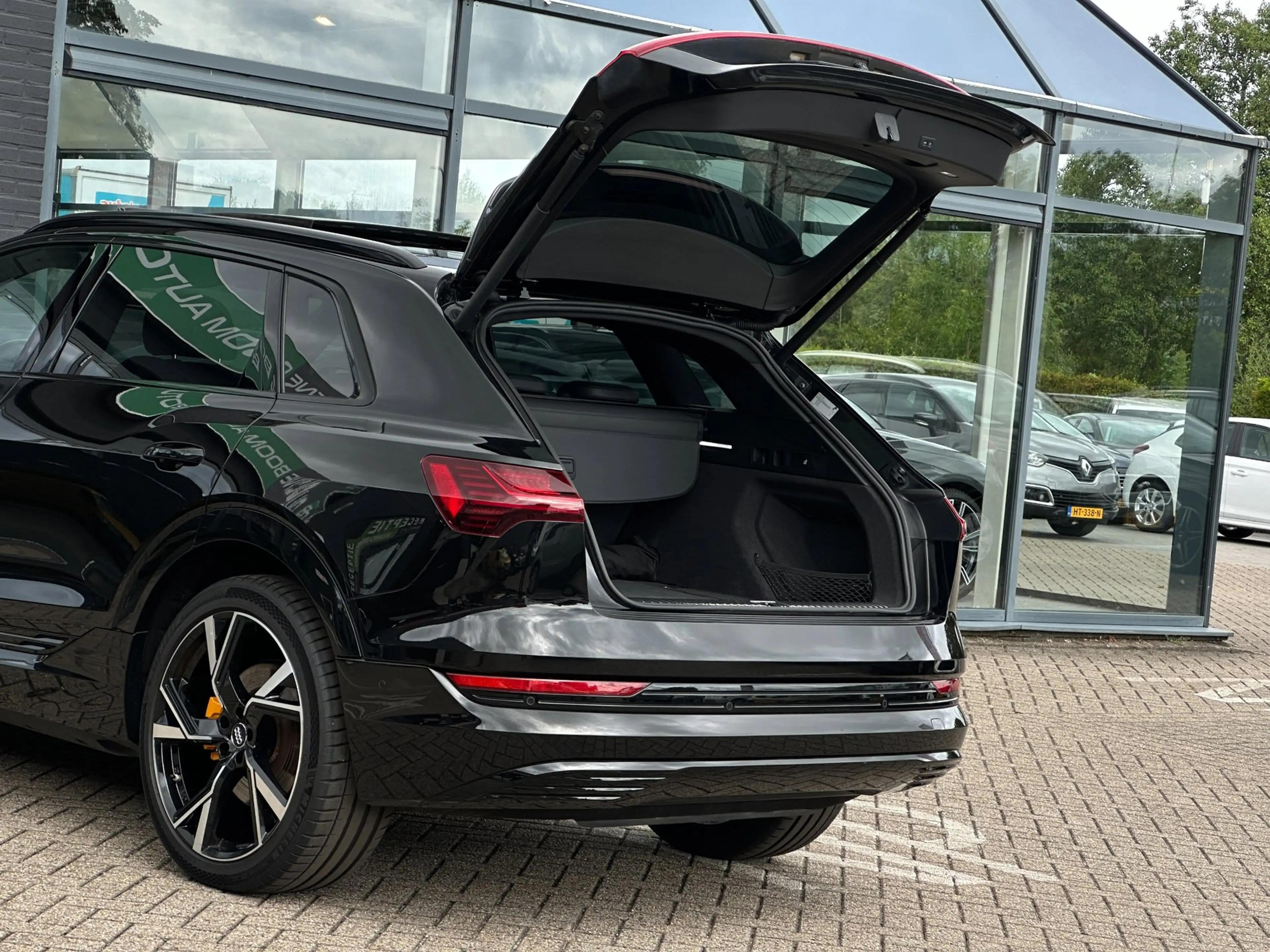 Audi e-tron E-tron 55 quattro advanced Pro Line Plus 95 kWh/PA — photo 10