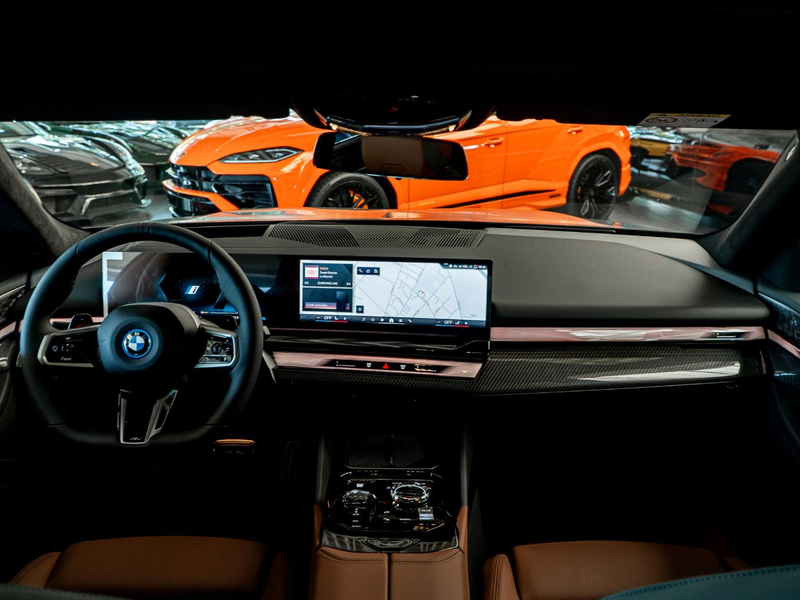BMW 550 e M Sport Memo AHK B&W HUD 4-Zones — photo 15