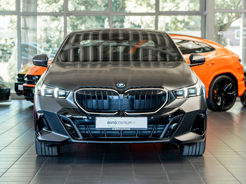 BMW 550 e M Sport Memo AHK B&W HUD 4-Zones — photo 3