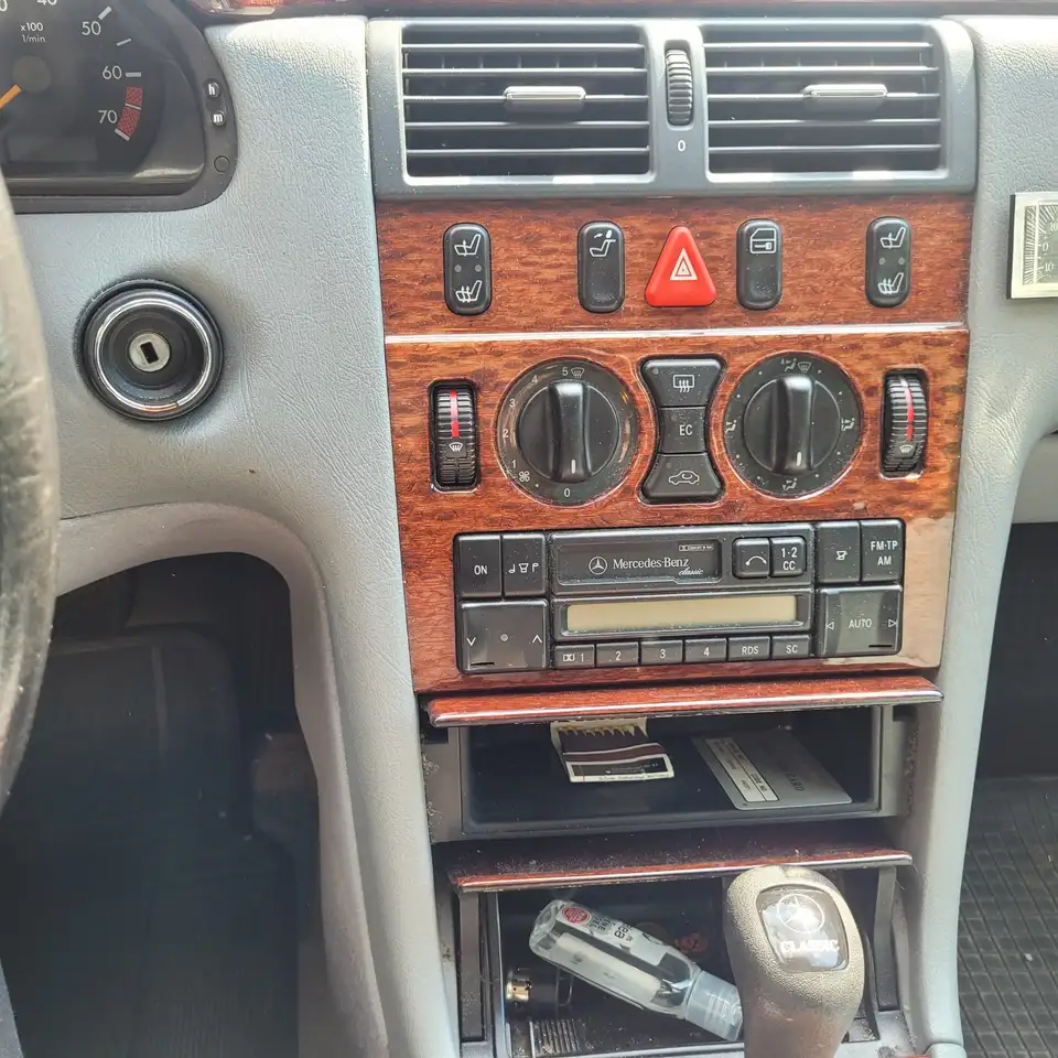 Mercedes-Benz 230, foto 4