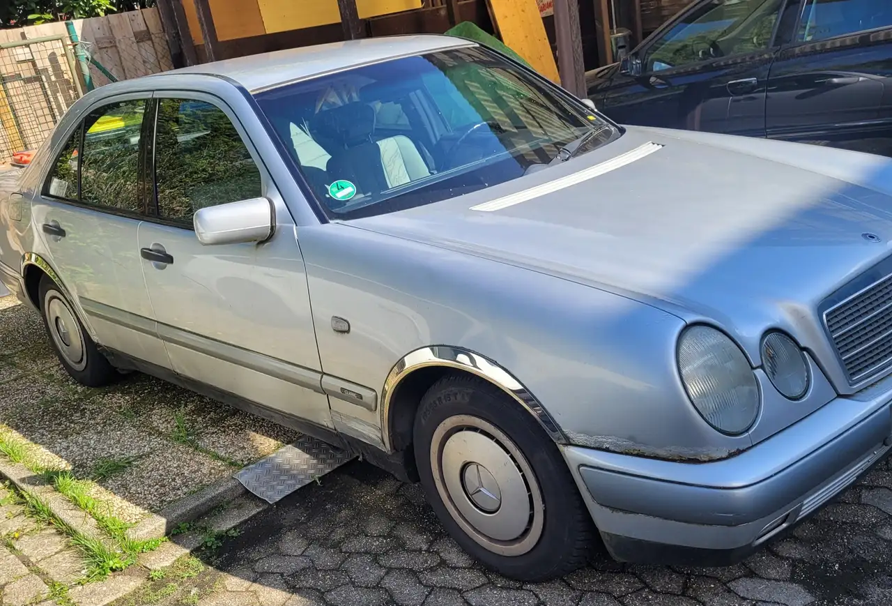 Mercedes-Benz 230, foto 7
