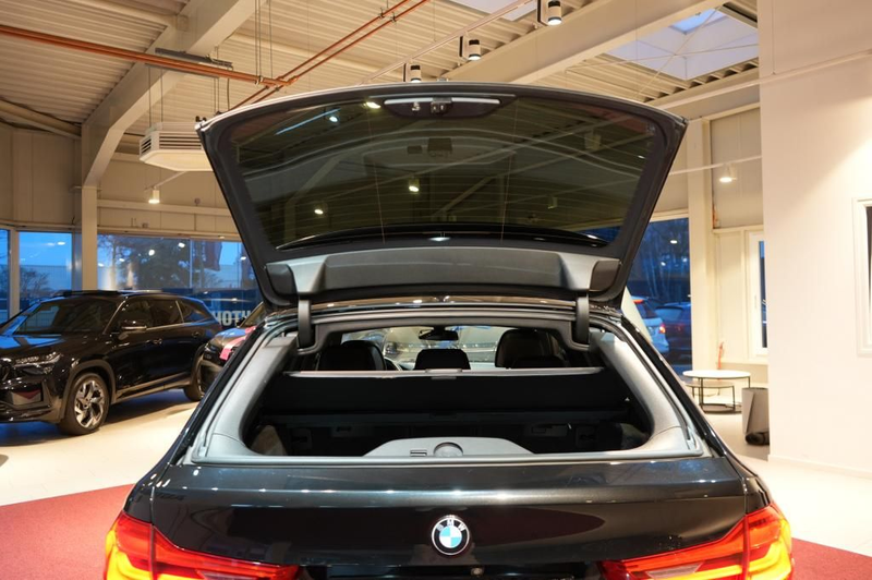 BMW 550 d xDrive Touring *LED*Navi*Virtual*Kamera* — photo 10