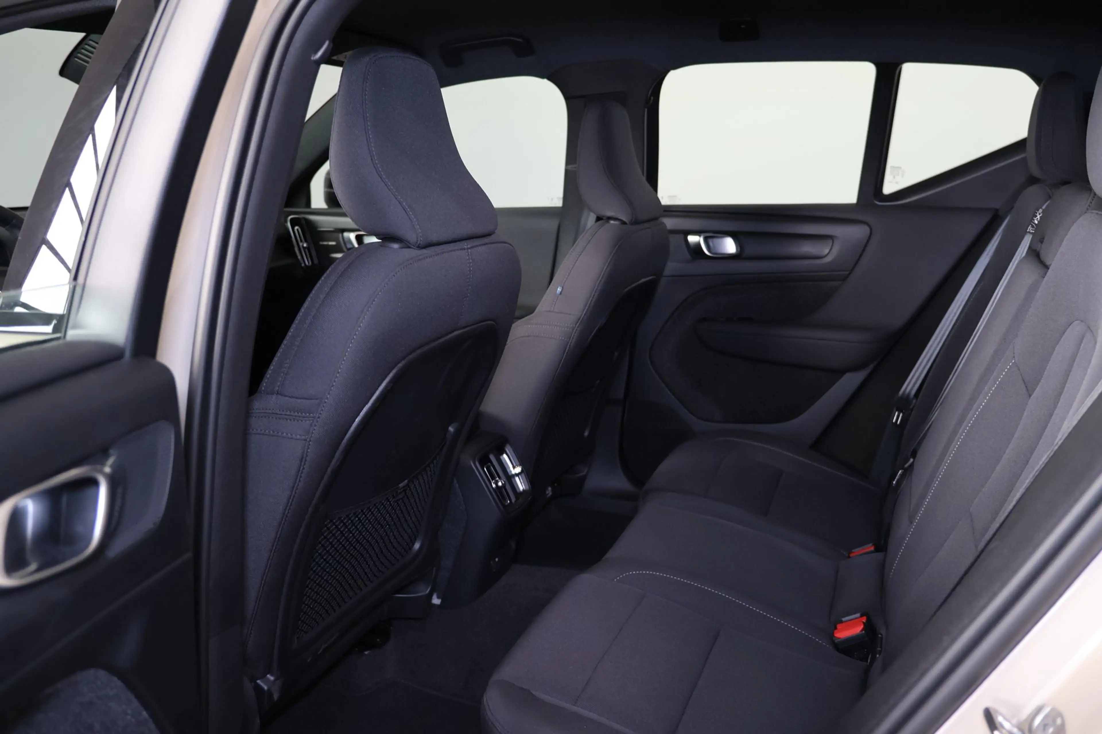 Volvo EX40 Extended Range Plus 82 kWh - IntelliSafe Assist & — photo 15