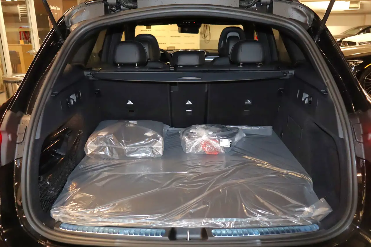 Mercedes-Benz GLC снимка Mercedes-Benz GLC