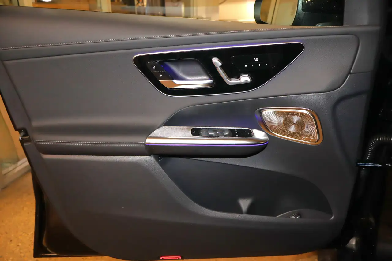 Mercedes-Benz GLC снимка Mercedes-Benz GLC