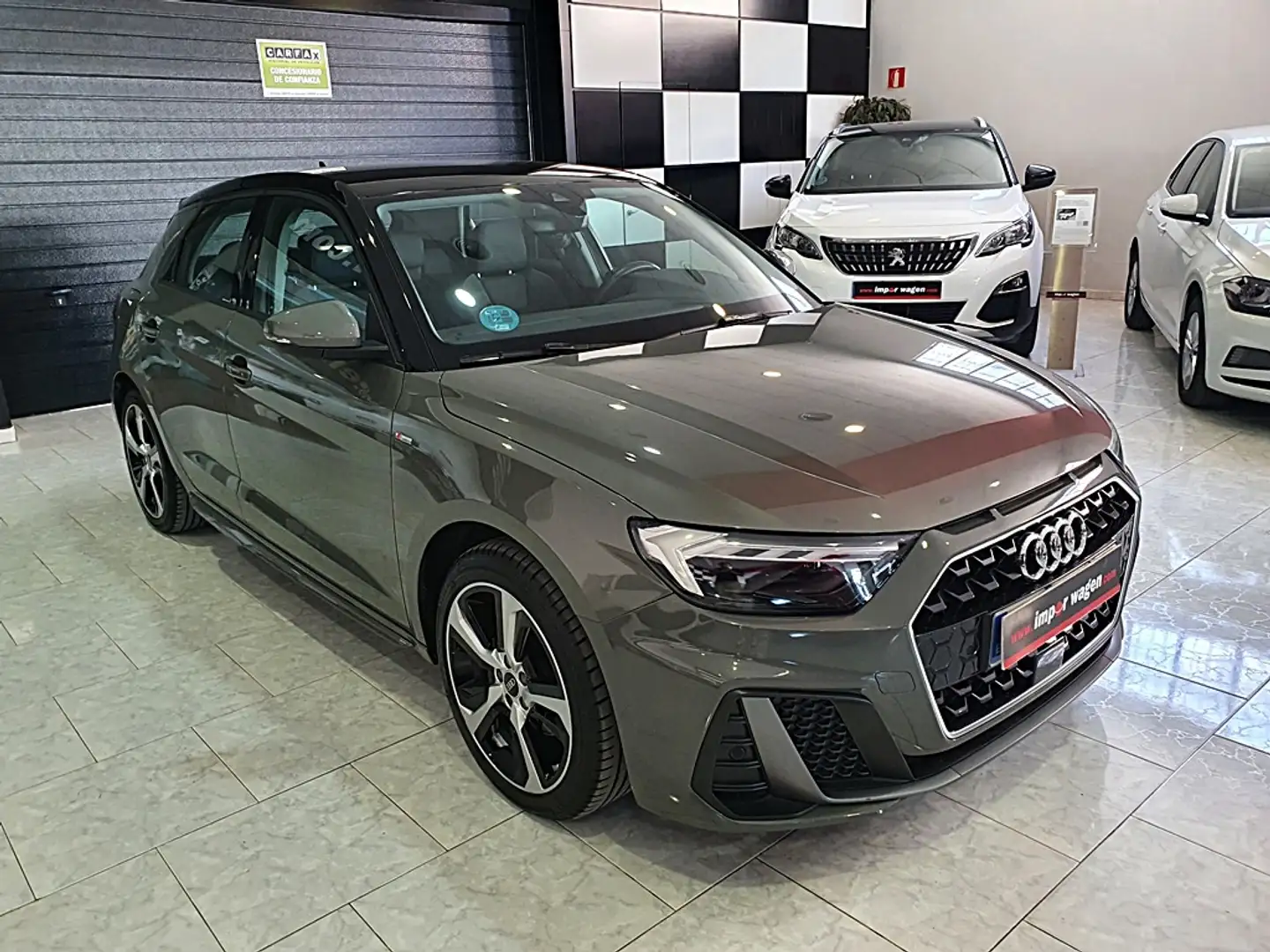 Audi A1 Sportback 30 TFSI Adrenalin Gris - 2
