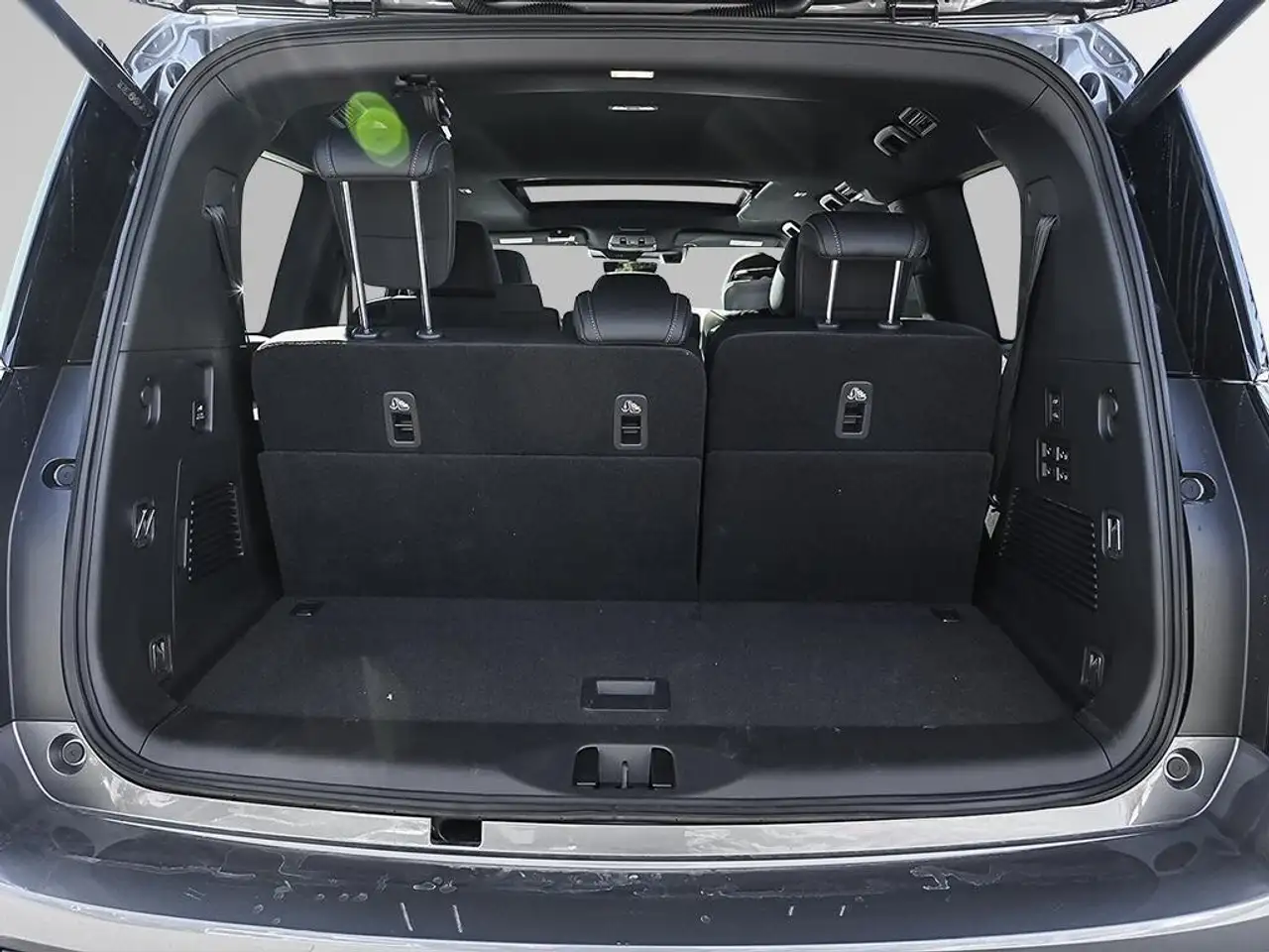 Nissan Armada снимка Nissan Armada