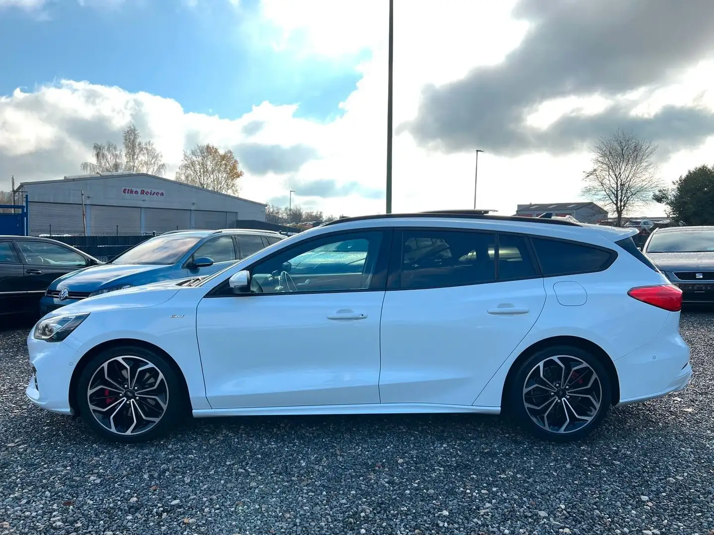 Ford Focus FOCUS ST LINE-PANORAMA-B&O-VIRTUAL-KAMERA-AHK Blanc - 2