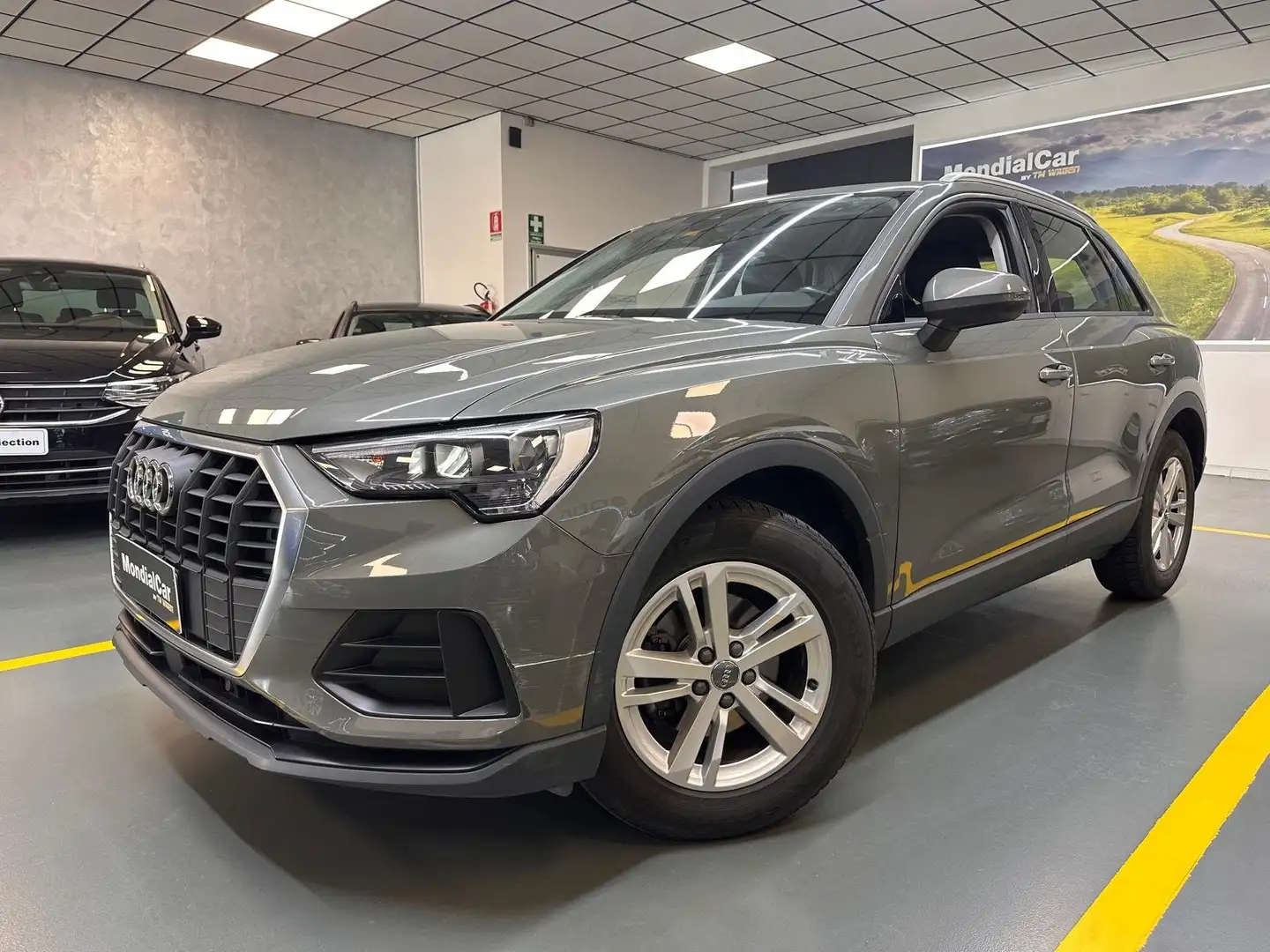 Audi Q3 35 2.0 tdi Business Advanced s-tronic IVA ESPOSTA Grigio - 1