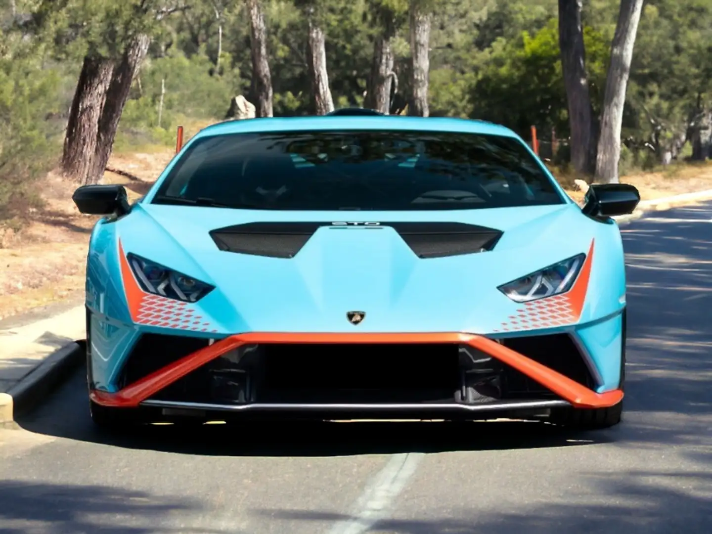 Lamborghini Huracán STO RWD plava - 1
