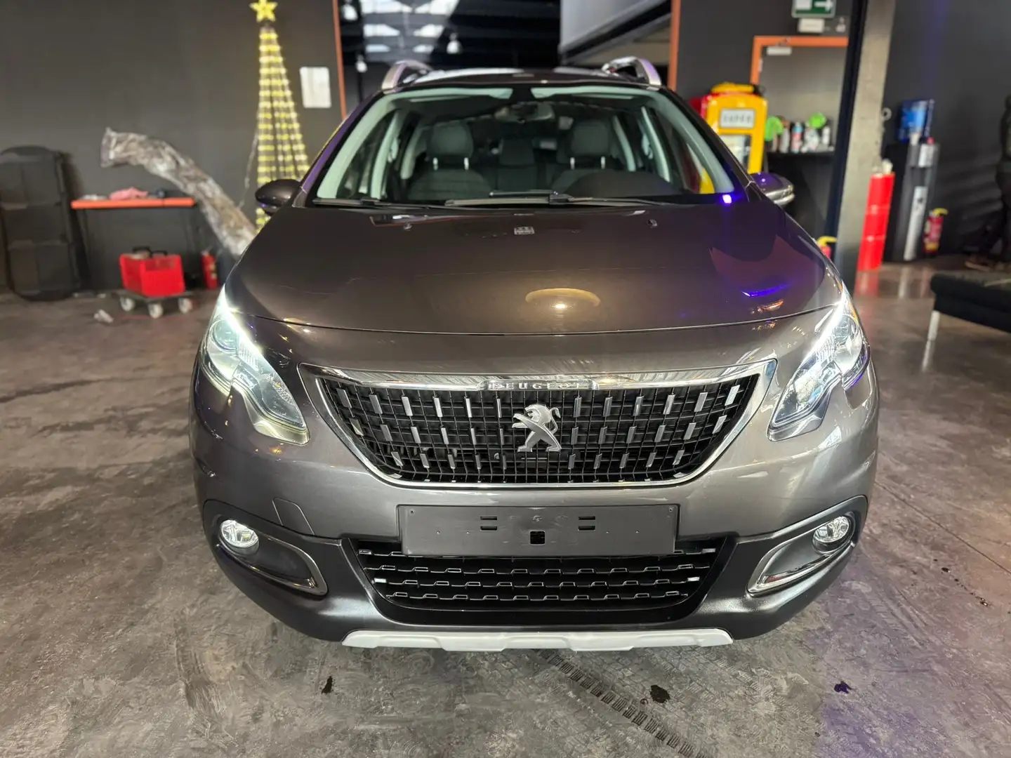 Peugeot 2008 1.2 AUTOMATIQUE - A/C - NAVI - MEDIA/TEL - LIM/REG Gris - 2