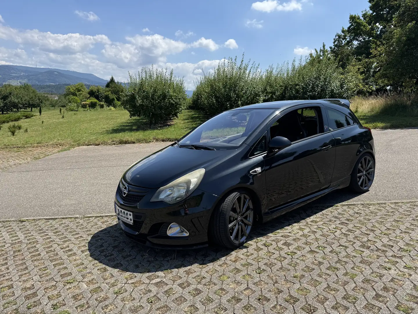 Opel Corsa 1.6 Turbo OPC Nürburgring Edition - 1