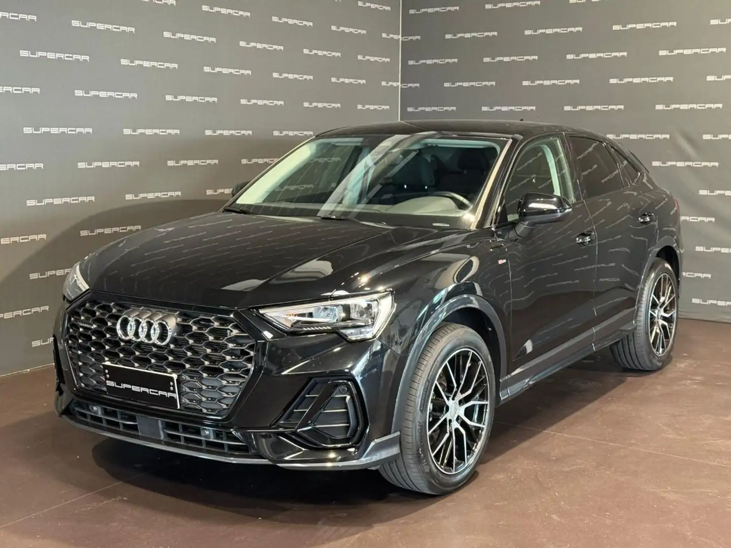Audi Q3 SPB 40 TDI quattro S tronic S line edition Zwart - 1