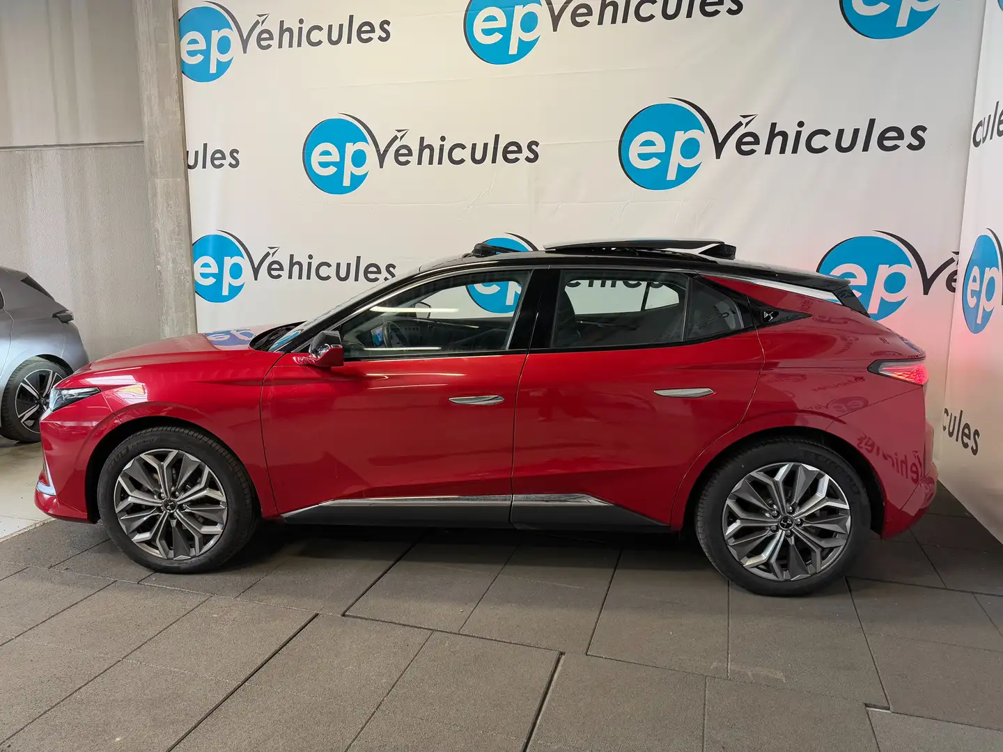 DS Automobiles DS 4 1.5 B-HDI 130 EAT8 TROCADERO Rouge - 2