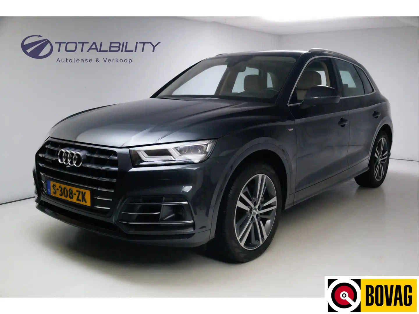 Audi Q5 55 TFSI e 367 PK quattro Competition S-Line Panora Grijs - 1