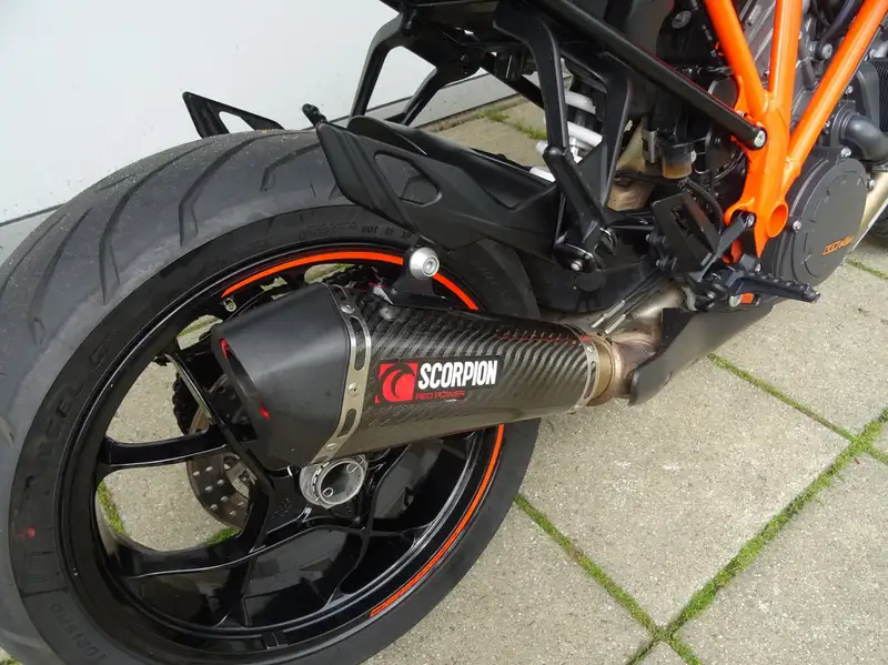 KTM 1290 Super Duke GT - foto 2