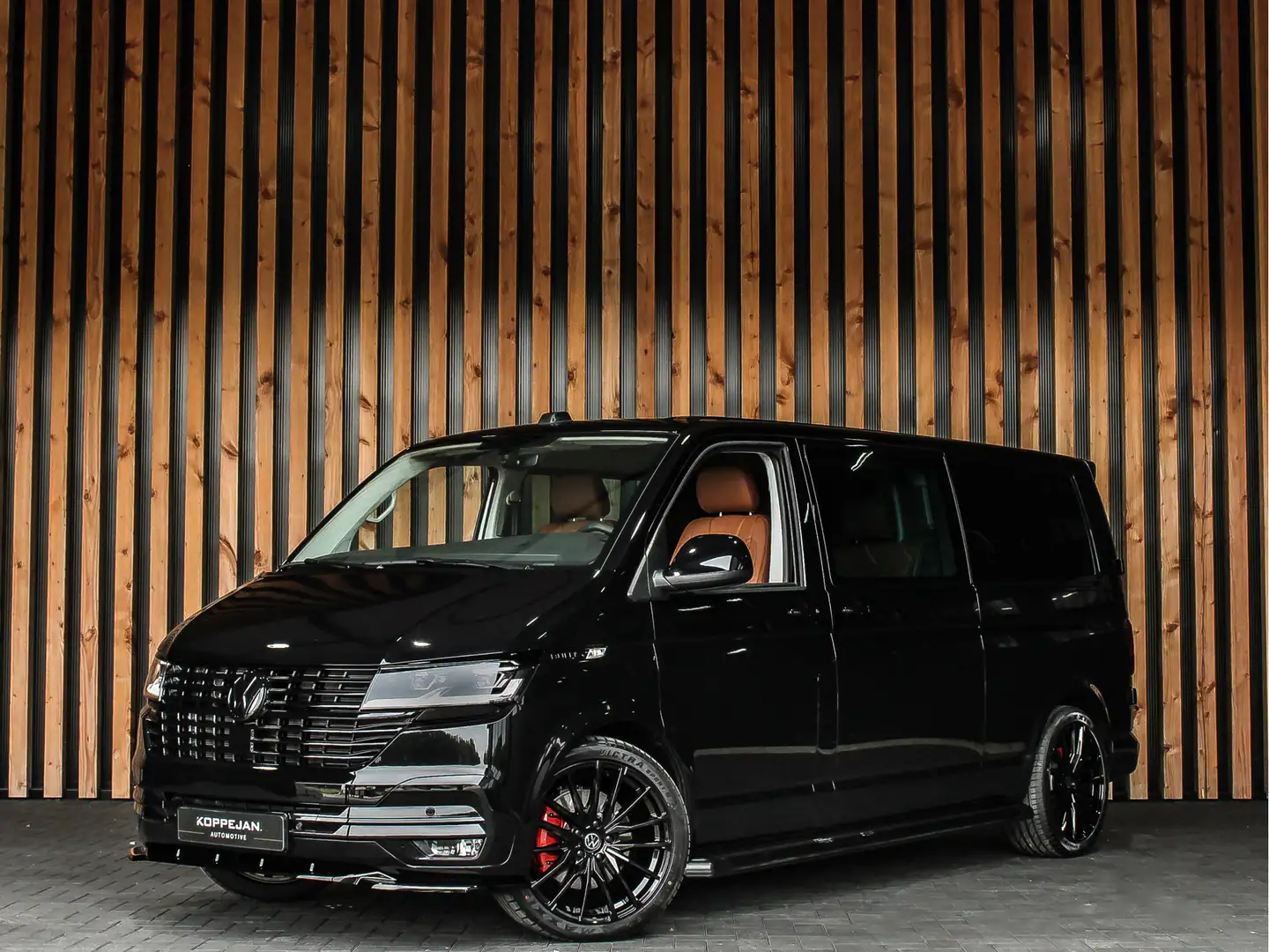 Volkswagen T6.1 Transporter 2.0 TDI 204PK DSG Bulli Dubbele Cabine | BPM VRIJ! Zwart - 2