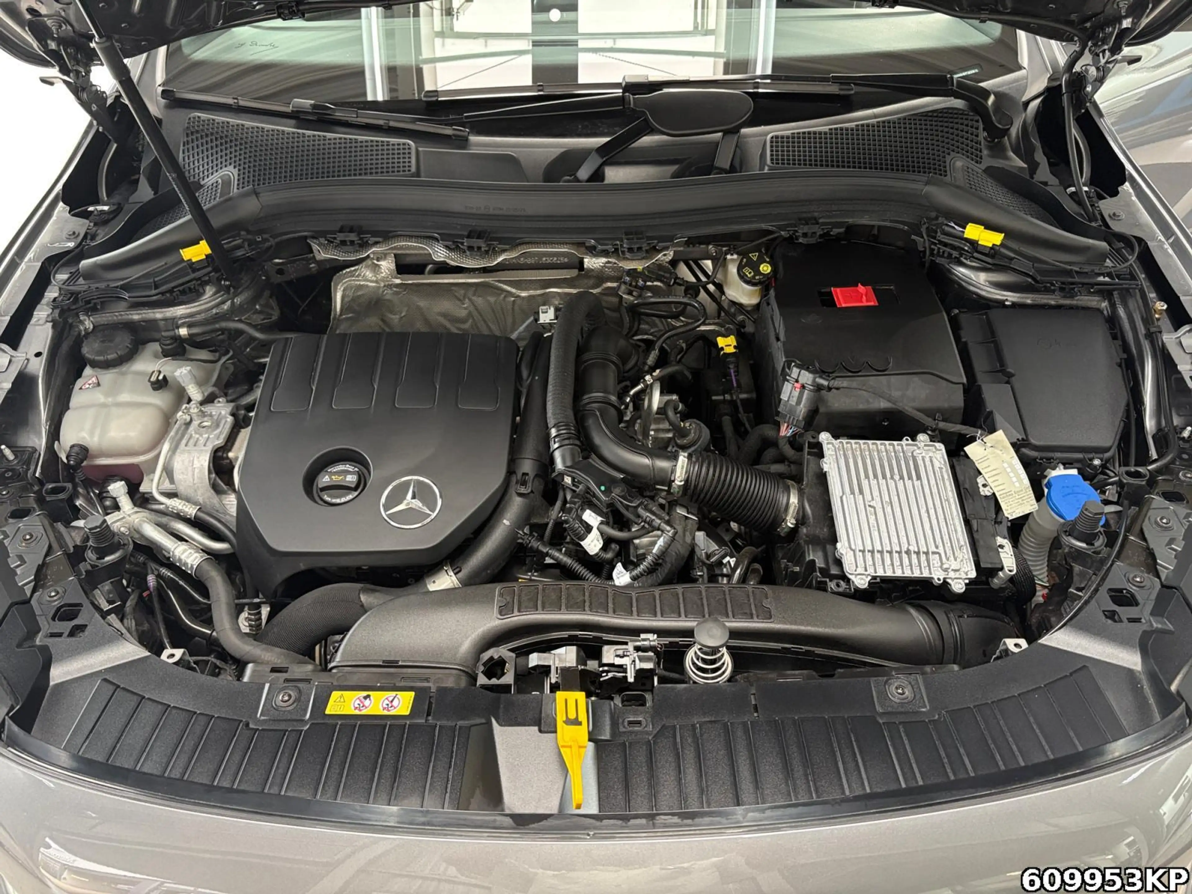 Mercedes-Benz GLA 200 Progressive AHK Distronik Kamera 18" DAB — photo 7